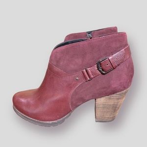 CLARK’S Suede and Leather Ankle Zip Boots